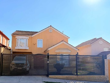 Casa en venta en Venta Casa Barrio Lo Campino (175365), Quilicura - 4 dormitorios, 4 baños