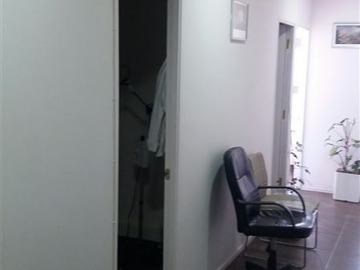 Oficina en arriendo mensual en V. Mackenna - Metro Mirador, La Florida - 1 baño