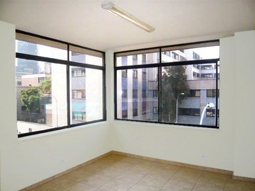 Oficina en arriendo mensual en Metro universidad de chile, Santiago - 1 baño