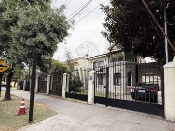 Casa en venta en ñuñoa norte, Ñuñoa - 8 dormitorios, 4 baños