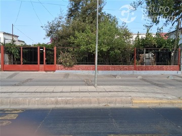 Casa en venta en Av. Los Pajaritos a metros de Av. Portales., Maipú - 5 dormitorios, 2 baños