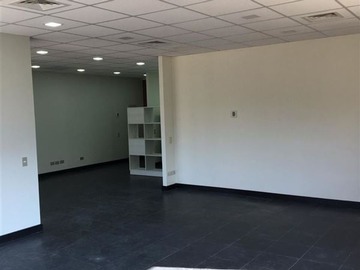 Oficina en venta en Ciudad Empresarial, Huechuraba, Huechuraba - 1 dormitorio, 1 baño