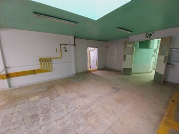 Local Comercial en venta en Roberto Espinoza 568, Santiago - 8 dormitorios