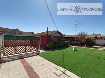 Casa en venta en Casa en centro de Belloto, Quilpué, Quilpué - 3 dormitorios, 1 baño