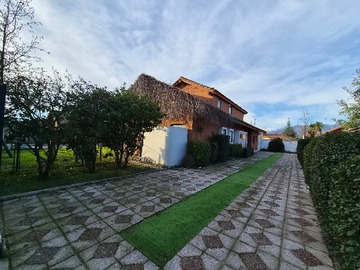 Casa en arriendo mensual en Se Arrienda Hermosa Casa en el Polo, Machali - 5 dormitorios, 5 baños