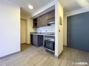 Casa en venta en Av. María, lo ovalle, La Cisterna - 1 dormitorio, 1 baño