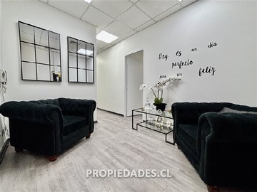 Oficina en arriendo mensual en Av. Las condes, Las Condes - 4 dormitorios, 2 baños