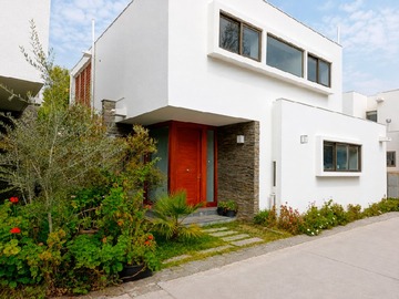 Casa en venta en Alcalde fernando castillo velasco / carlos ossandon, La Reina - 3 dormitorios, 5 baños