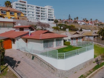 Casa en arriendo mensual en Hermosa y comoda propiedad en arriendo en la serena entrega inmediata, La Serena - 4 dormitorios, 4 baños