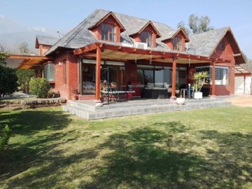 Casa en venta en Alvaro casanova con quilin, Peñalolén - 6 dormitorios, 5 baños