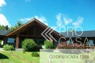 Casa en arriendo mensual en Camino al Volcán - -, Pucón - 4 dormitorios, 3 baños