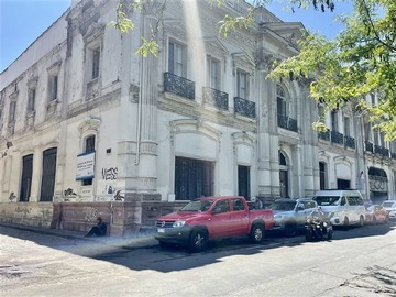 Sitio en venta en Catedral / entre bandera y morande, Santiago - 10 baños