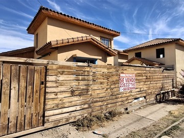Casa en venta en Pasaje Alberto Catán Farah 474, San Esteban - 3 dormitorios, 2 baños