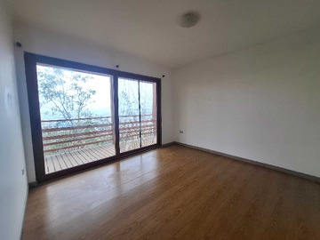 Arriendo Mensual / Casa / Colina
