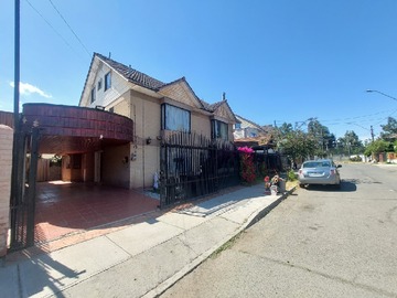 Casa en venta en Ciudad satelite, Maipú - 4 dormitorios, 4 baños