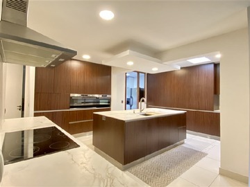 Casa en venta en Los Litres 1400 Lo Barnechea, Lo Barnechea - 6 dormitorios, 5 baños