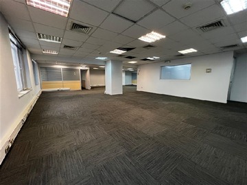 Oficina en arriendo mensual en Frente al Teatro Municipal, Santiago - 16 dormitorios, 6 baños