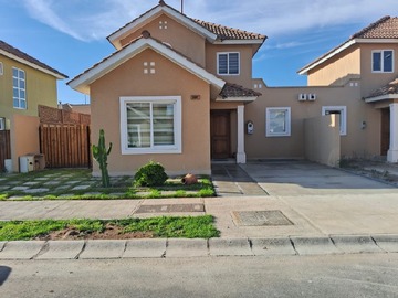 Casa en venta en Condominio serena oriente, La Serena - 3 dormitorios, 3 baños