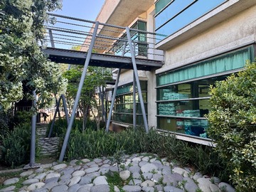 Oficina en venta en Edificio en sector comercial y administrativo (135835), Colina - 7 baños