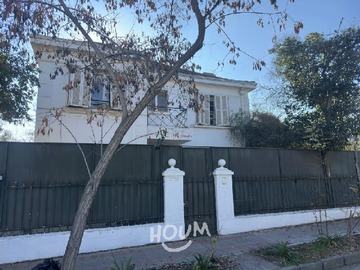 Casa en venta en Alfredo Santa María, Providencia - 5 dormitorios, 4 baños