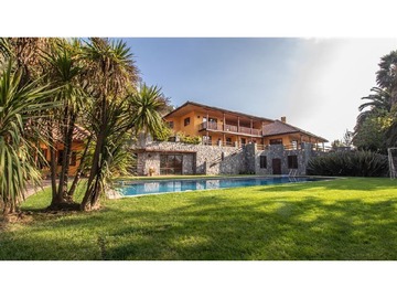 Casa en venta en El arrayan, Lo Barnechea - 4 dormitorios, 4 baños