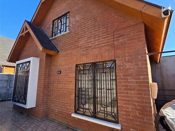 Casa en venta en Valle lo castillo, Machalí - 5 dormitorios, 3 baños