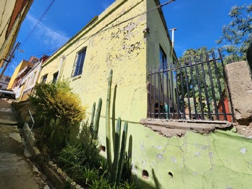 Casa en venta en Cerro yungay, Valparaíso - 3 dormitorios, 1 baño