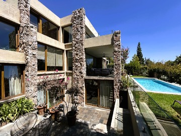 Casa en arriendo mensual en De Los Tuliperos, Las Condes, Región Metropolitana de Santiago 7550000, Chile, Las Condes - 7 dormitorios, 8 baños
