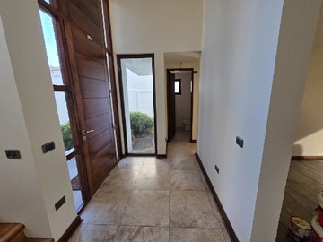 Casa en venta en Lomas de Montemar, Concón - 5 dormitorios, 4 baños