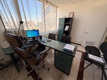 Oficina en venta en Espaciosa Oficina en Entorno Corporativo (163615), Providencia - 3 dormitorios, 2 baños