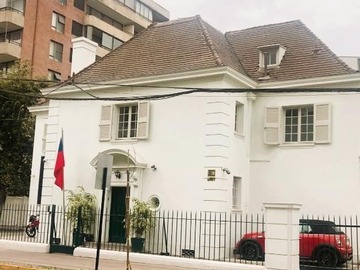 Casa en arriendo mensual en Pedro de Valdivia con Eliodoro Yáñez, Providencia - 8 dormitorios, 4 baños
