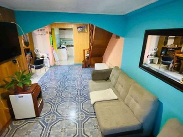 Casa en venta en Avenida Las Torres, Peñalolén - 5 dormitorios, 1 baño