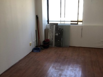 Oficina en arriendo mensual en Monjitas, Santiago - 1 dormitorio, 1 baño