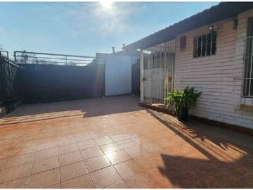Casa en venta en Venta casa terreno 195m2 en Jardín Versalles Maipú (182500), Maipú - 3 dormitorios, 2 baños