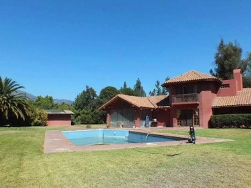 Parcela en venta en Sta. Adriana 881, Peñaflor - 6 dormitorios, 5 baños