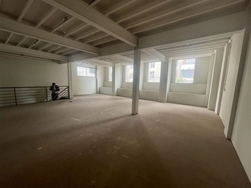 Oficina en arriendo mensual en Oficina en arriendo en bellavista con patronato, Recoleta - 1 baño