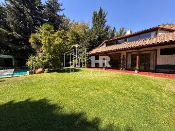 Casa en venta en En barrio consolidado (155482), Lo Barnechea - 7 dormitorios, 5 baños