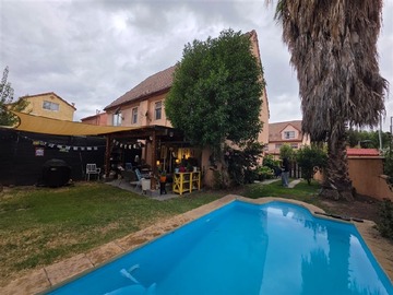 Casa en venta en Av. El guanaco norte, Huechuraba - 4 dormitorios, 4 baños