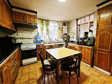 Casa en venta en Casa 4 dormitorios, pedro aguirre cerda (171344), Santiago - 4 dormitorios, 2 baños
