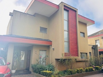 Casa en venta en Casa lomas de san sebastián venta 6d +5b+3e, Concepción - 6 dormitorios, 5 baños