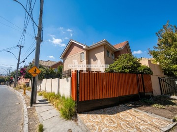 Casa en venta en Pj cord d l costa 3 889 altos del raco, Puente Alto - 3 dormitorios, 3 baños