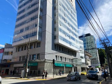 Oficina en arriendo mensual en Arriendo en pleno centro de Puerto Montt (177466), Puerto Montt - 1 baño