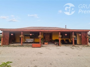 Casa en arriendo mensual en Hacienda Sol y Luna, Batuco, Lampa - 4 dormitorios, 2 baños