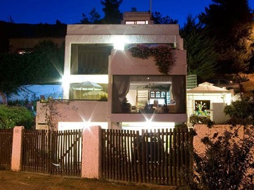 Casa en venta en Avenida Circunvalación & Orella, Papudo - 5 dormitorios, 4 baños