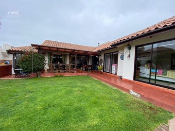 Casa en venta en Mantagua, Quintero - 6 dormitorios, 3 baños