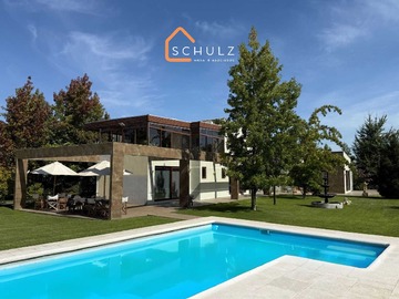 Casa en venta en Venta de casa en Alto Huilquilemu (87734), Talca - 4 dormitorios, 6 baños