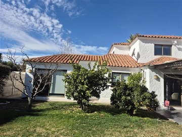 Casa en arriendo mensual en Condominio el golf, Rinconada - 4 dormitorios, 3 baños