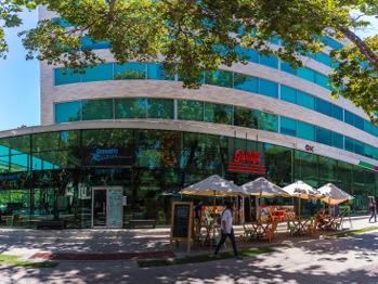 Local Comercial en arriendo mensual en Pedro de Valdivia con Biarritz, Providencia