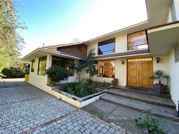 Casa en venta en Lo Barnechea, Lo Barnechea - 6 dormitorios, 6 baños