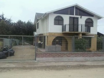 Casa en venta en El quisco, El Quisco - 5 dormitorios, 2 baños